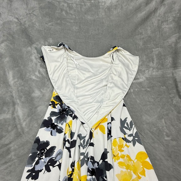 Eliza J Floral Flare Dress Yellow Black White Square Neck Short Sleeve Size 8 - Picture 6 of 7